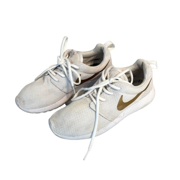 Nike Roshe One Women’s Running Shoe Size 8 - Picture 1 of 8
